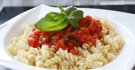 Domates Soslu Makarna Domates Soslu Makarna