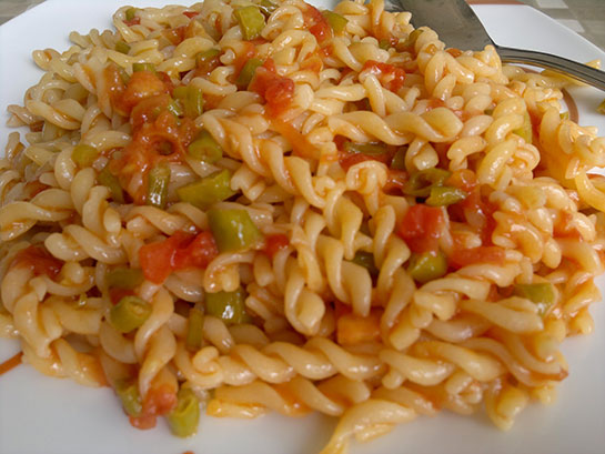 Domates Biberli Makarna Tarifi ve Malzemeleri