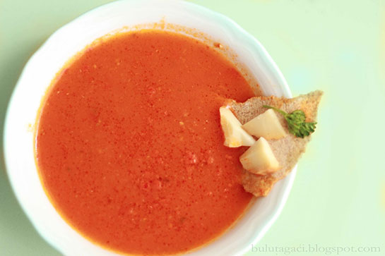 Yoğurtlu Domates Çorbası Tarifi ve Malzemeleri